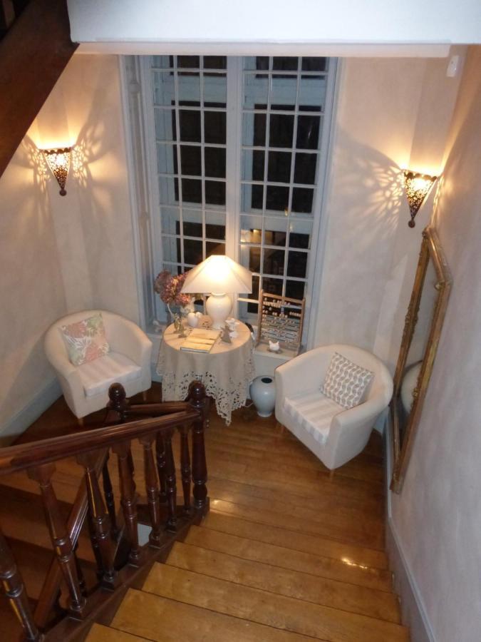 Bed and Breakfast Le Manoir Sur La Roche, 74, Impasse Du Manoir, 71520 Navour Sur Grosne D121 Clermain Экстерьер фото
